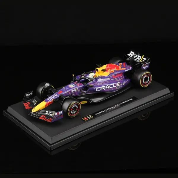 Bburago 1:18 Scale Red Bull Racing Model Set - Image 2