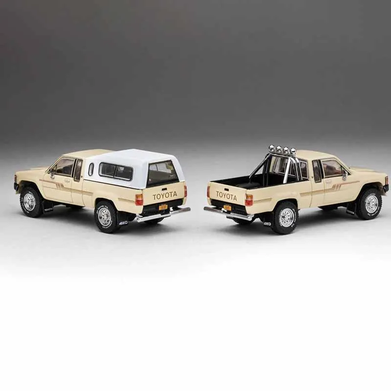 Vintage 1:64 Toyota Hilux SR5 Xtracab Model 2 Vintage 1:64 Toyota Hilux SR5 Xtracab Model - Image 2