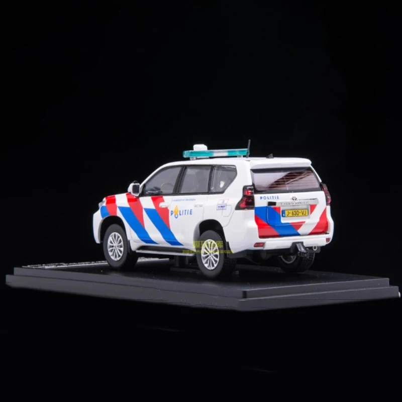 1:43 Scale Toyota Prado Dutch Police Model 4 1:43 Scale Toyota Prado Dutch Police Model - Image 4
