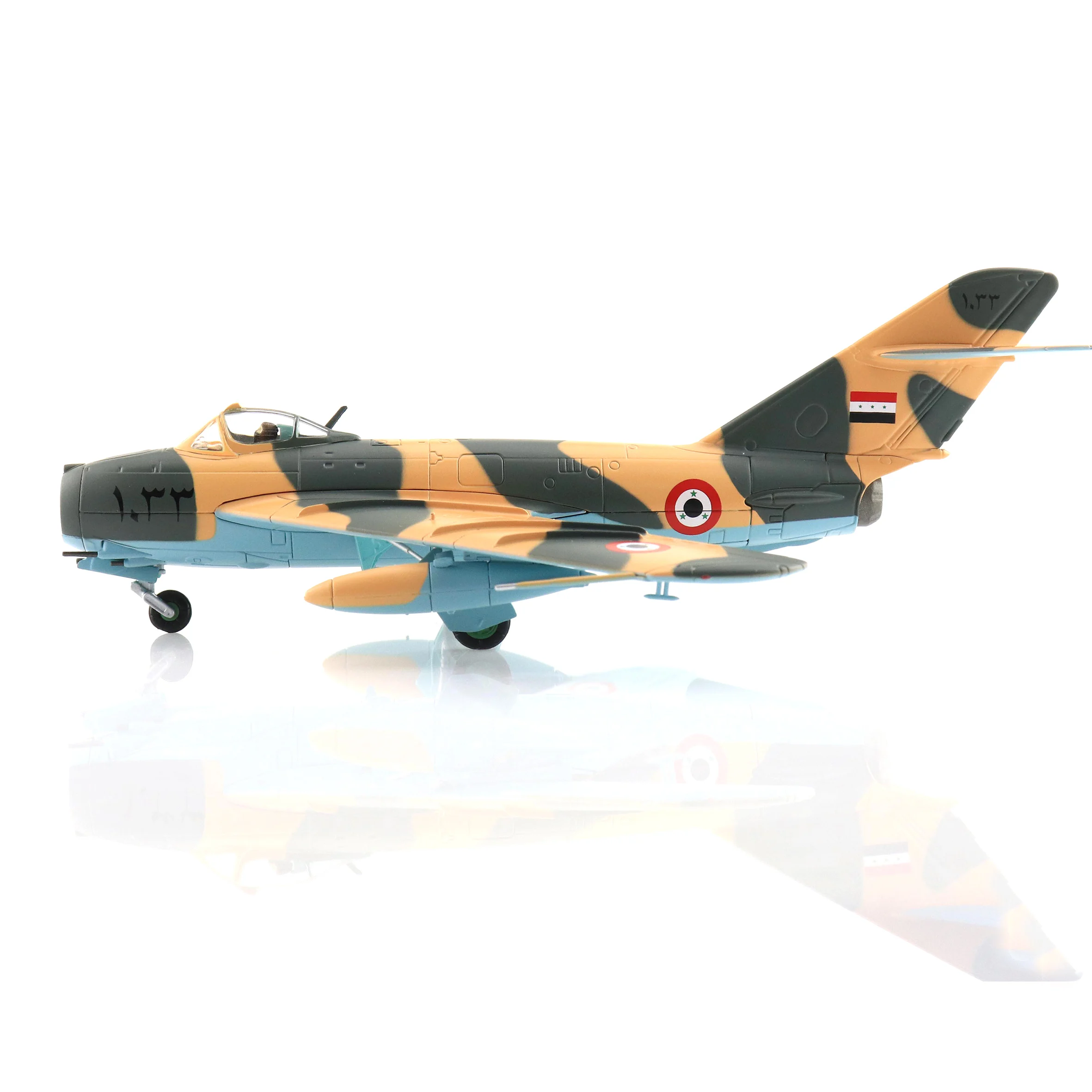 1/72 MiG-17F Syrian Air Force Fighter Model 5 1/72 MiG-17F Syrian Air Force Fighter Model - Image 5