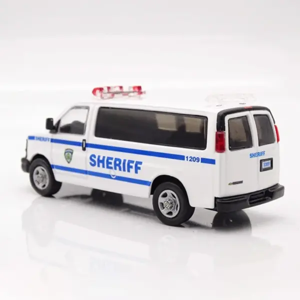 1/64 Scale Chevrolet Express VAN Alloy Model - Image 4
