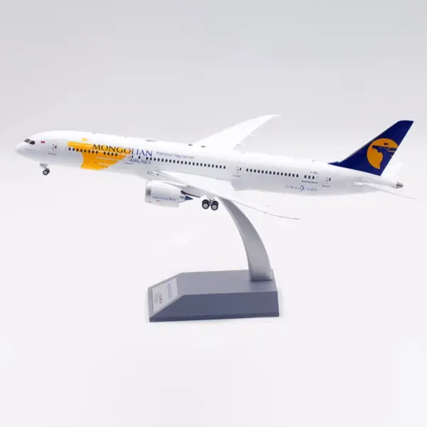 Diecast 1:200 Scale Mongolian Airlines B787-9 - Image 2