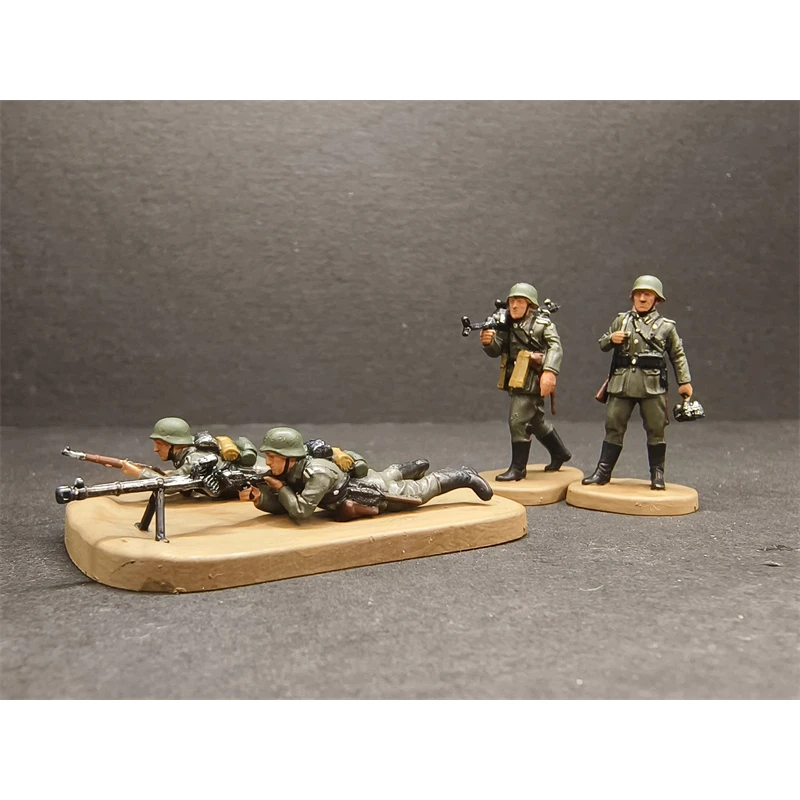 1/72 Resin German Paratroopers Action Figures Set 4 1/72 Resin German Paratroopers Action Figures Set - Image 4