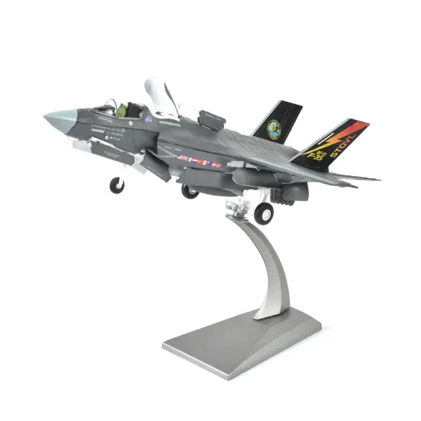 1:72 Scale F-35 Lightning II Diecast Fighter Plane Model - Image 3