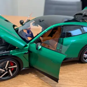 Xiaomi YU7 Jewel Green Titanium Alloy SUV Model 1:18 Scale 800V Medium Large Pure Electric Officially Licensed Collector's Toy 28 S460bc07fbffd4bc2b97a8edfe1c55a10D