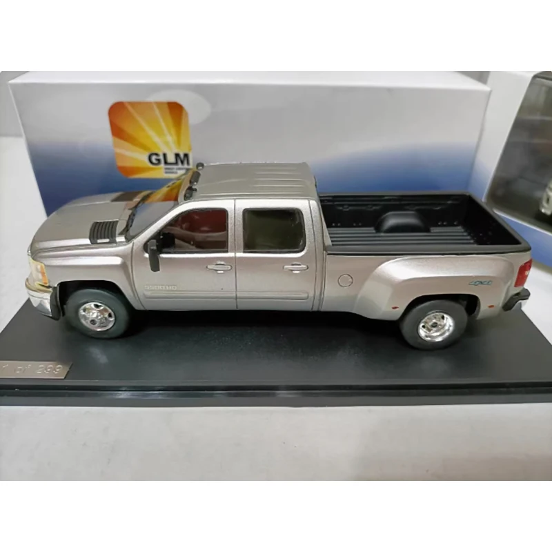 2011 Chevrolet Silverado 3500HD 1:43 Model 2 2011 Chevrolet Silverado 3500HD 1:43 Model - Image 2