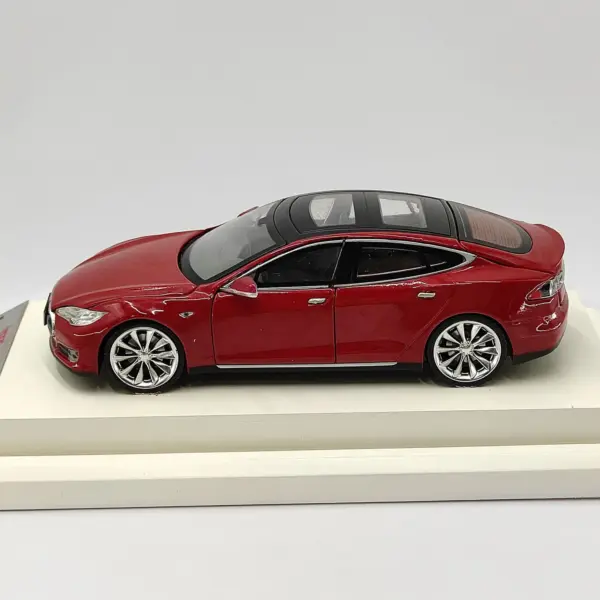 1:32 Scale Diecast Tesla Model S Collectible Model - Image 2