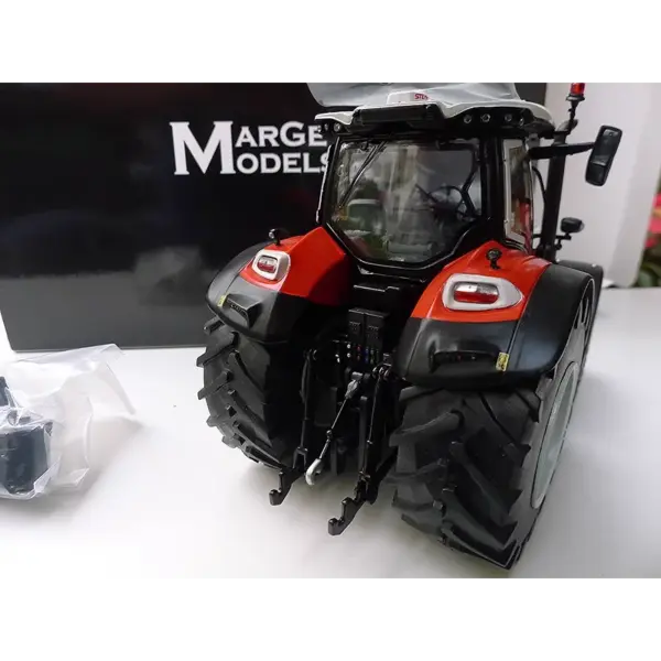 Marge Models 1:32 Scale SiDR 6300 Tractor - Image 5