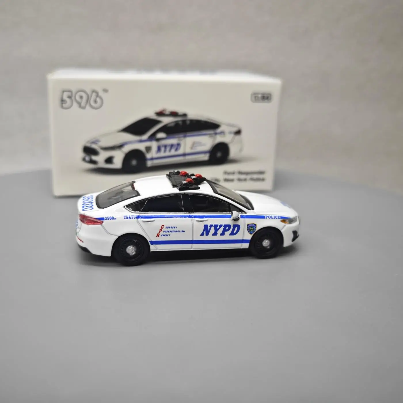 596 1:64 Ford Responder Diecast Car 3 596 1:64 Ford Responder Diecast Car - Image 3