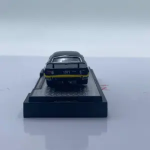 1971 Plymouth HEMI Cuda 1:64 Diecast Model 10 S49e06a8923de4e2dadf8ed922ec0b8d5Y