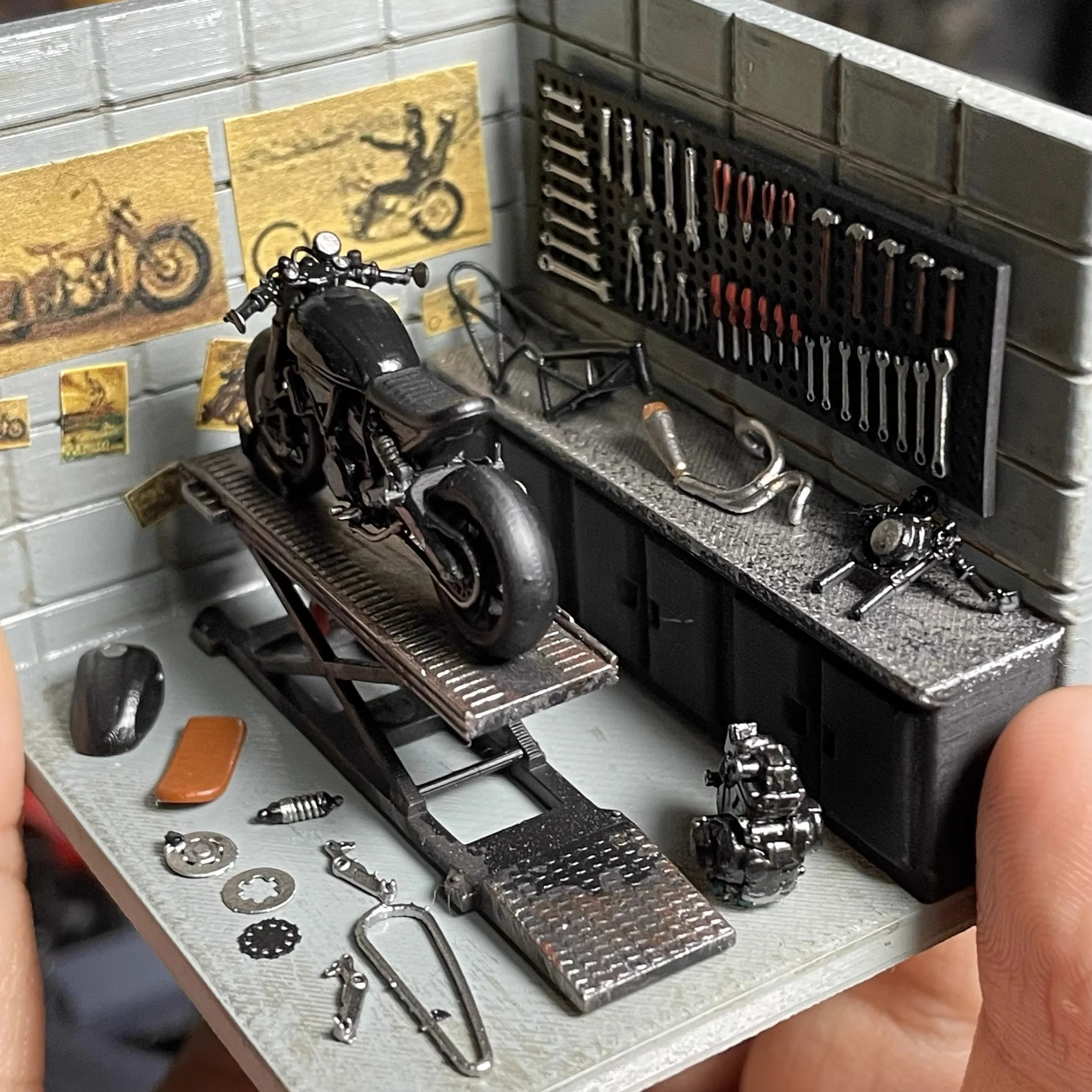 Miniature Car Garage Tool Wall Scene 1/64 Resin Model 5 Miniature Car Garage Tool Wall Scene 1/64 Resin Model - Image 5