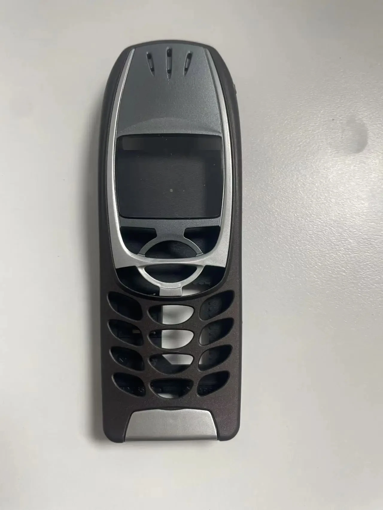 Nokia 6310i Battery Cover Replacement 11 Nokia 6310i Battery Cover Replacement - Image 11