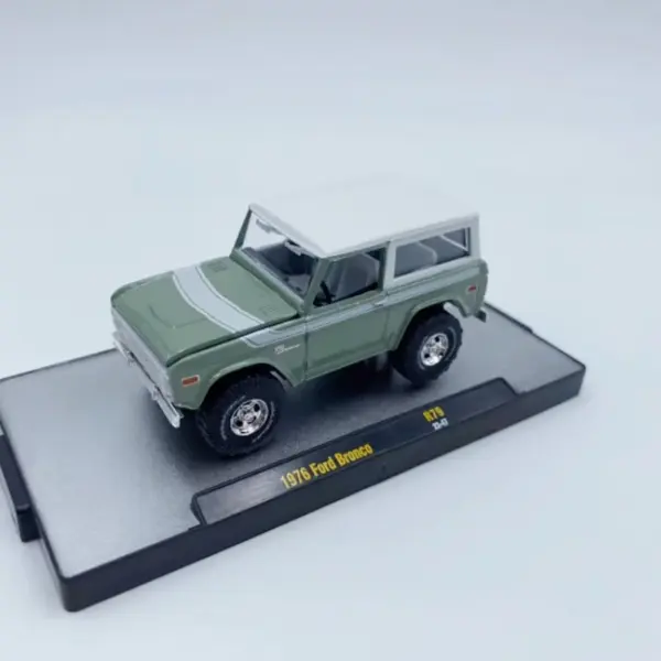 1976 Ford Bronco 1:64 Scale Diecast Model - Image 2