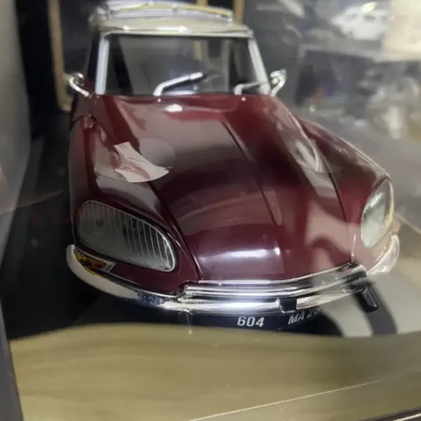 1/18 Scale Citroen DS21 Break Alloy Model - Image 2