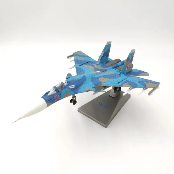 Diecast SU-33 Carrier-based Fighter Model 1:100 - Image 2