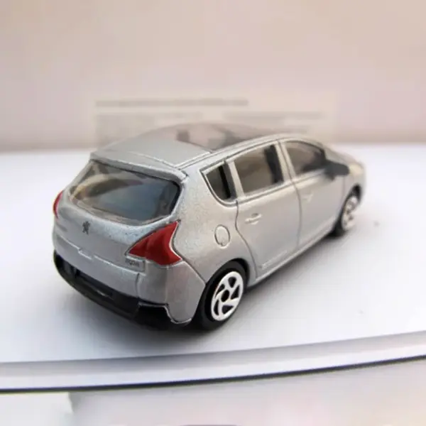 1/64 Scale 3008 Alloy Simulation Car Model - Image 4