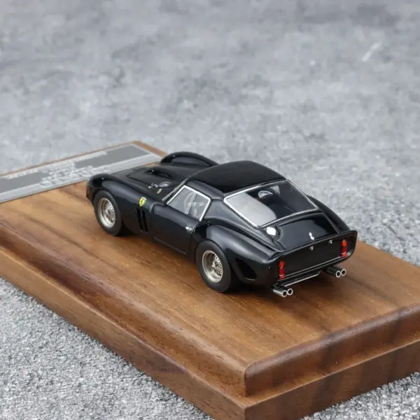 1:64 SCM Yuema 250gto Supercar Resin Miniature Model - Image 5