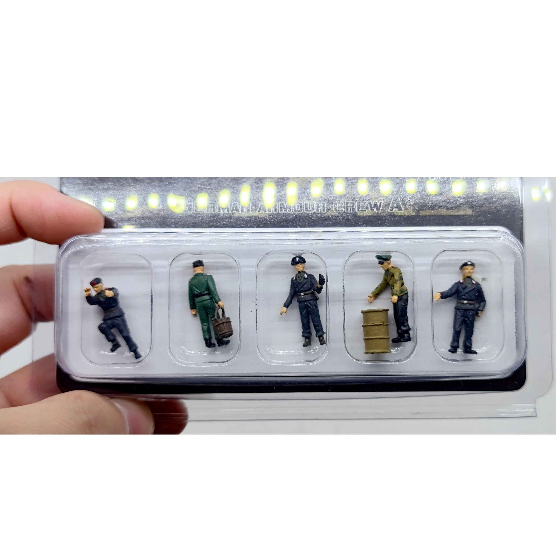 1/72 German Military Officer & Logistics Team Set 4 1/72 German Military Officer & Logistics Team Set - Image 4