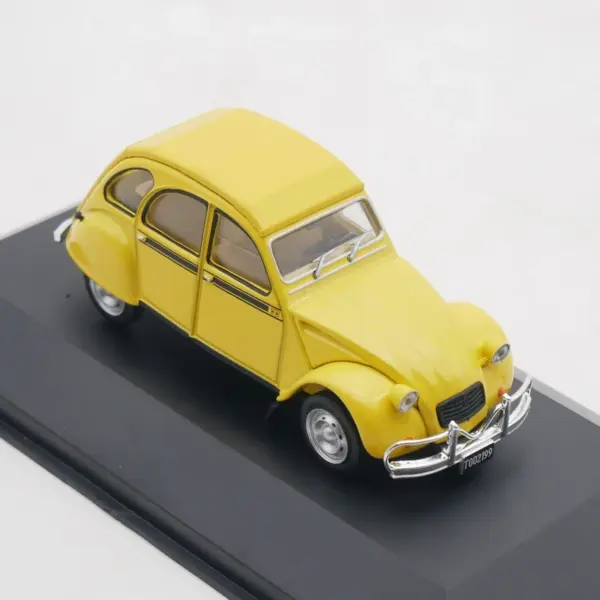 Diecast 1:43 Scale Citroen 3CV M28 Model - Image 4