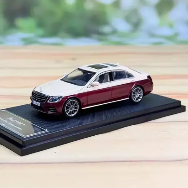 1:64 Scale S-Class W222 S450 Diecast Model - Image 3