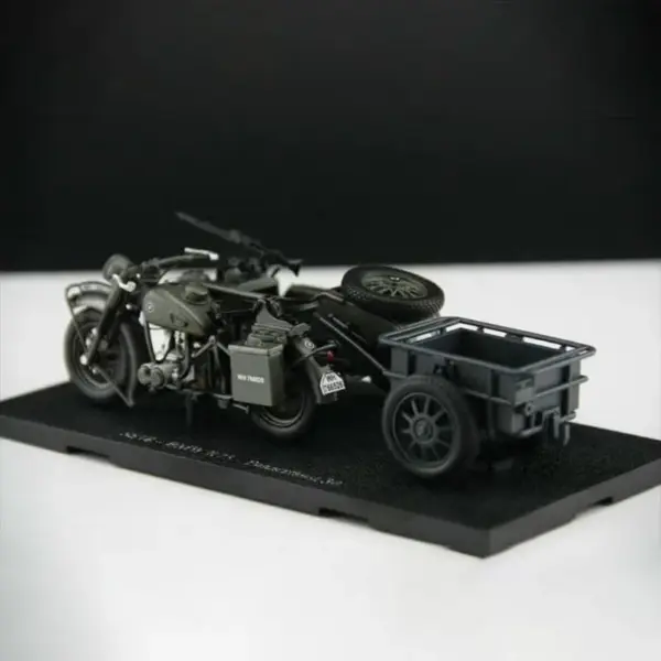1:24 Scale Alloy R75 Side Tricycle Model for Display - Image 4