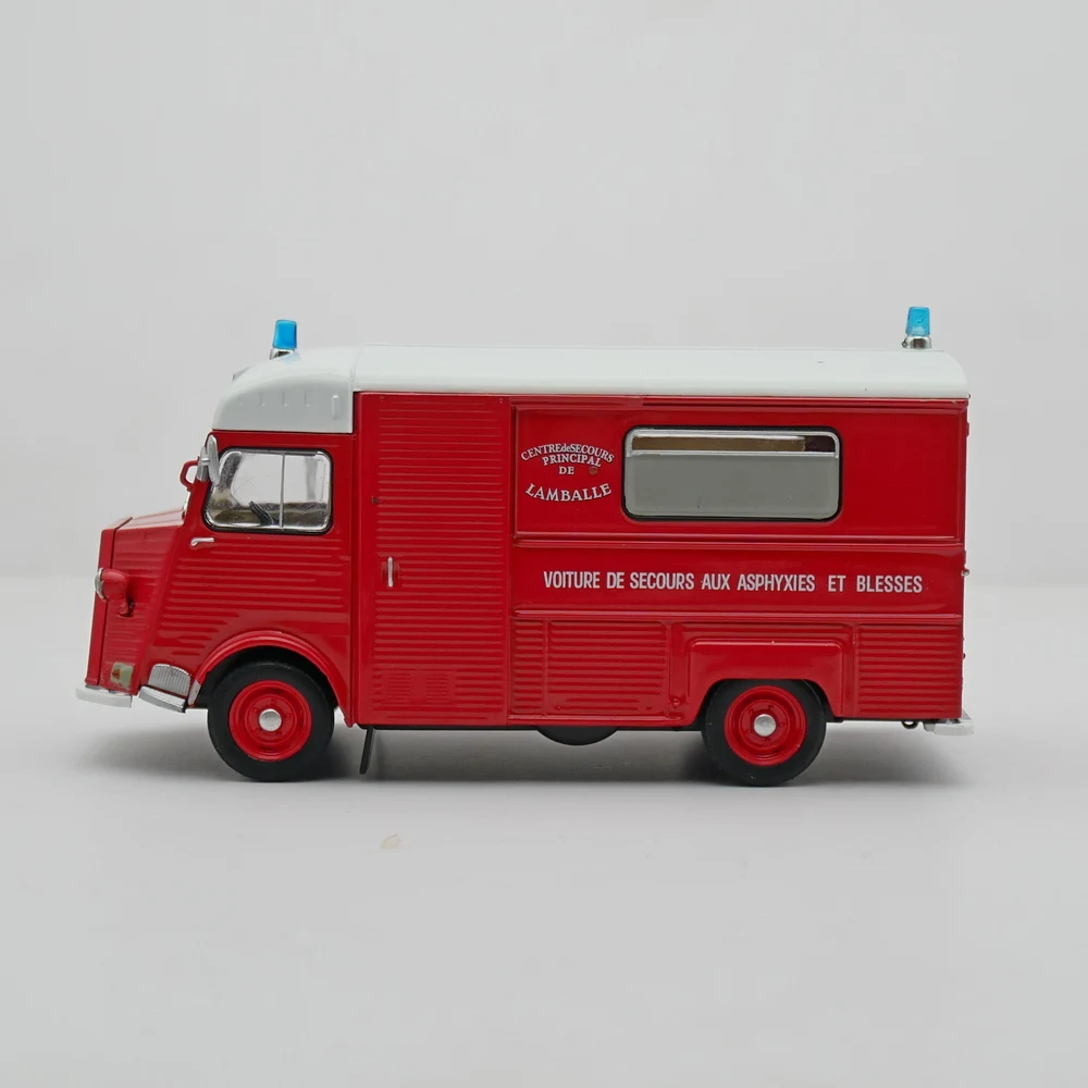 Diecast Ixo 1:43 Scale Citroen H Fire Engine Model 2 Diecast Ixo 1:43 Scale Citroen H Fire Engine Model - Image 2