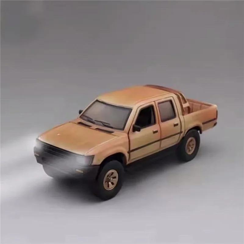 1:32 Alloy Hilux Pickup Diecast Model Car 2 1:32 Alloy Hilux Pickup Diecast Model Car - Image 2