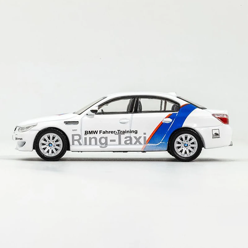 Shadow 1:64 BMW M5 E60 Diecast Collector’s Model 6 Shadow 1:64 BMW M5 E60 Diecast Collector’s Model - Image 6