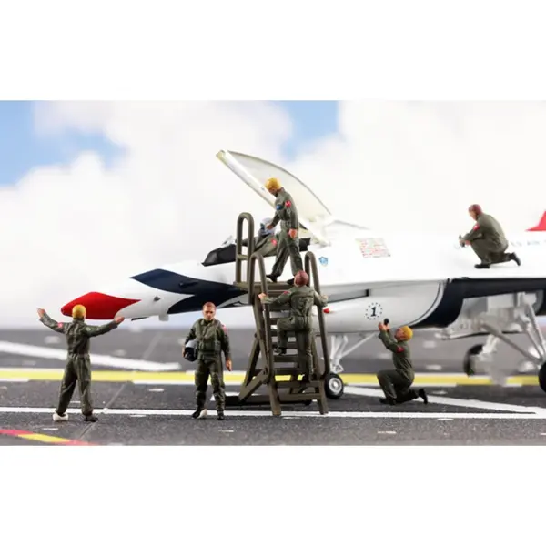 1/72 Scale Air Force Pilot Action Figures Set - Image 5