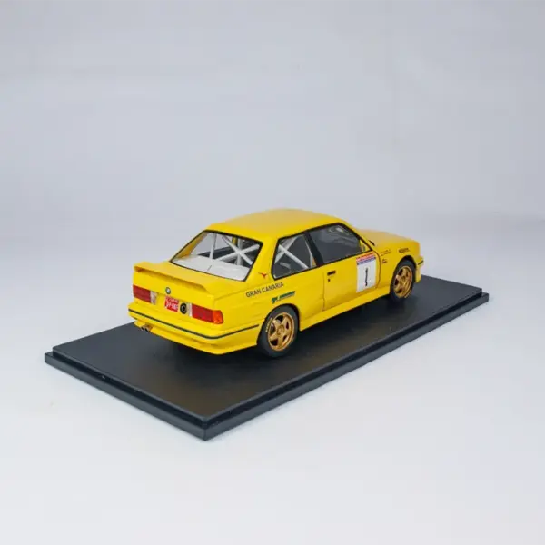 E30 M3 GR.A 1:18 Alloy Model Car - Image 3