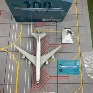 1:400 B747-8F Cathay Pacific Aircraft Model 12 S59f4e7eaa0124843b0e86eb77286f65eY