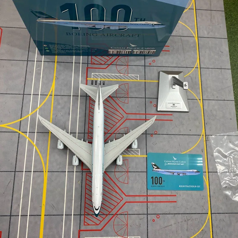 1:400 B747-8F Cathay Pacific Aircraft Model 5 1:400 B747-8F Cathay Pacific Aircraft Model - Image 5