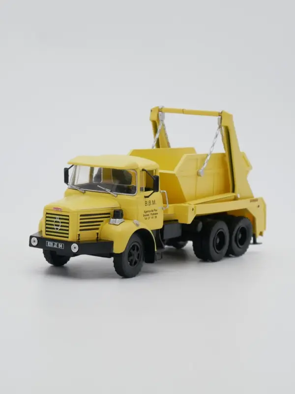 Ixo 1:43 Scale Berliet GLM Dump Truck Model - Image 2