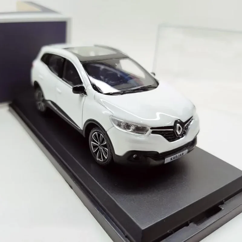 1:43 Scale Metal Diecast CAPTUR Kadjar Model 6 1:43 Scale Metal Diecast CAPTUR Kadjar Model - Image 6