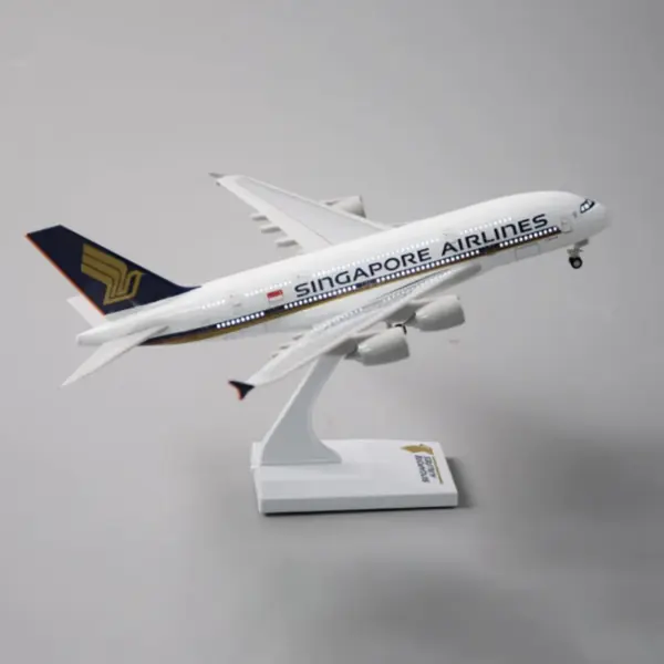 Large 30cm B787 LATAM & A380 Singapore Aircraft Model - Image 4