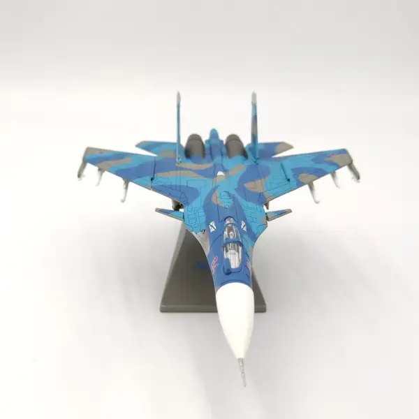 Diecast SU-33 Carrier-based Fighter Model 1:100 - Image 4