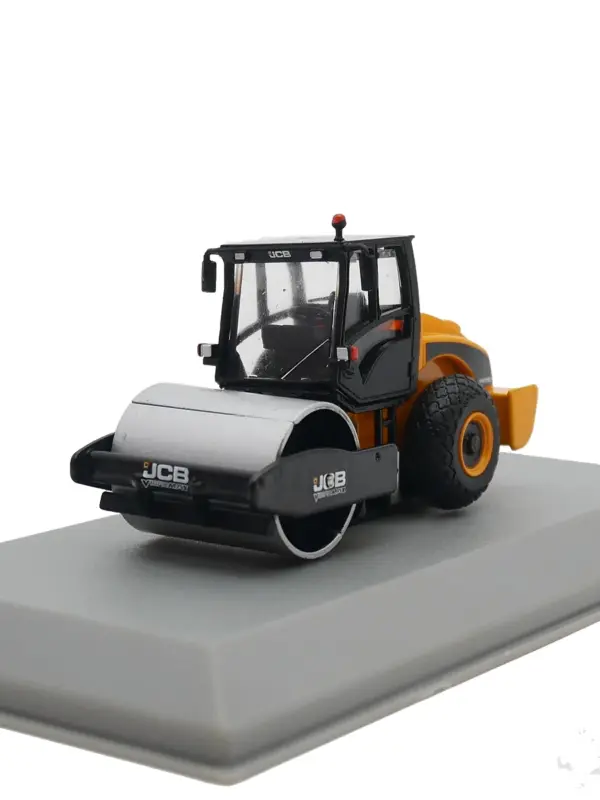 Diecast JCB Vibromax VM 115 Model Display - Image 4