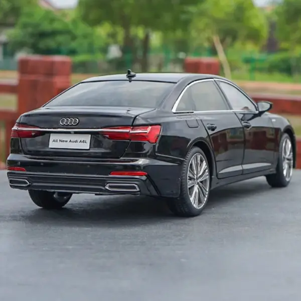 Diecast 1:18 Scale 2019 Audi A6L Model - Image 5