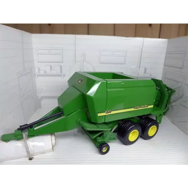 ERTL 1:32 Scale John Deere Baler Model - Image 5
