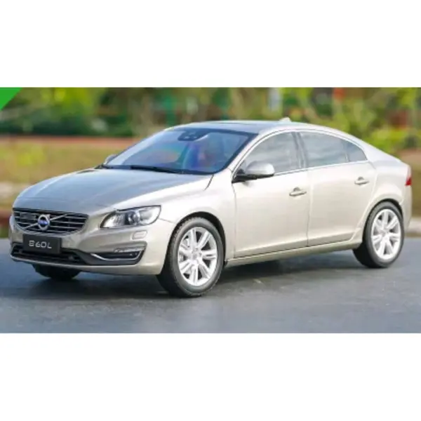 1:18 Scale Volvo S60L Diecast Model Car - Image 7