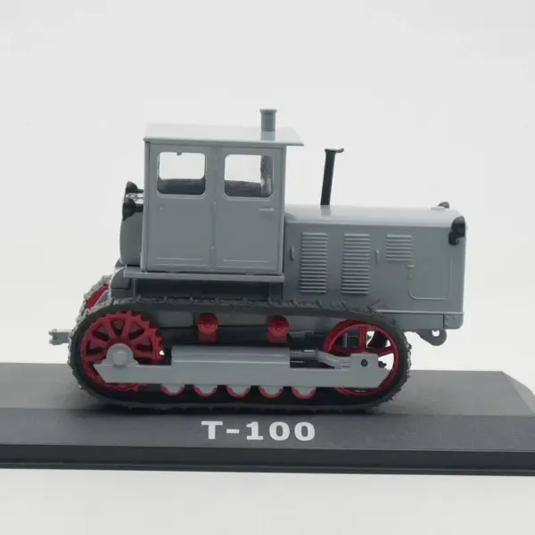 1:43 Scale T-100 Soviet Crawler Tractor Alloy Model - Image 4