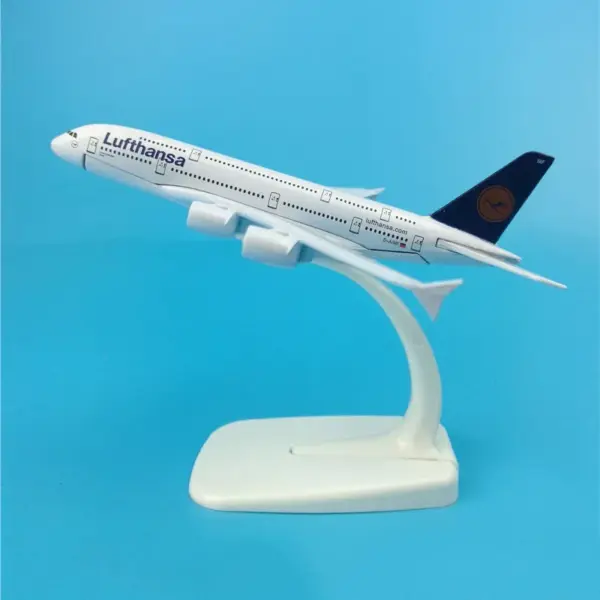 1:400 Scale Airplane Model Collection Display - Image 4