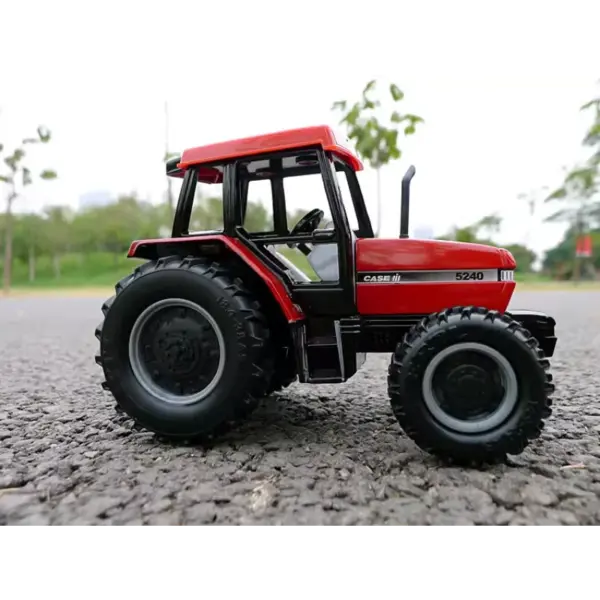 ERSL 1:32 Scale MAXXUM 5240 Diecast Tractor Model - Image 4