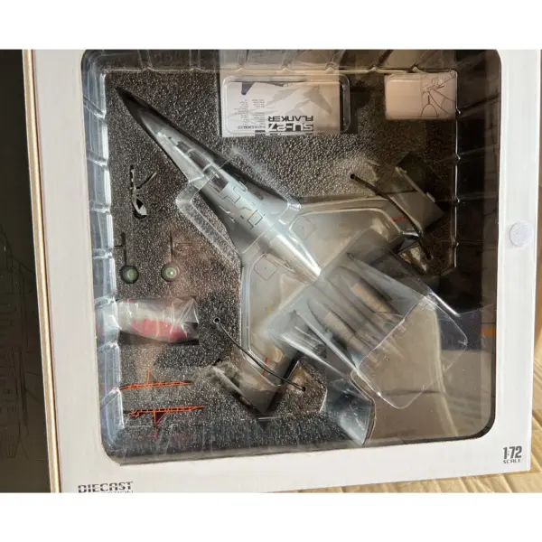 1/72 Su-27UBK Flanker-C Fighter Jet Model - Image 6