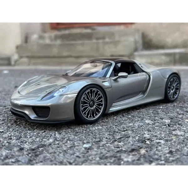 Welly 1:18 Scale Diecast Alloy 918 Spyder Model - Image 2