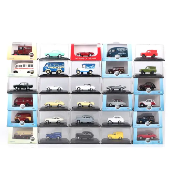 1/76 Scale Diecast Jaguar Albion Horsebox Toy - Image 2