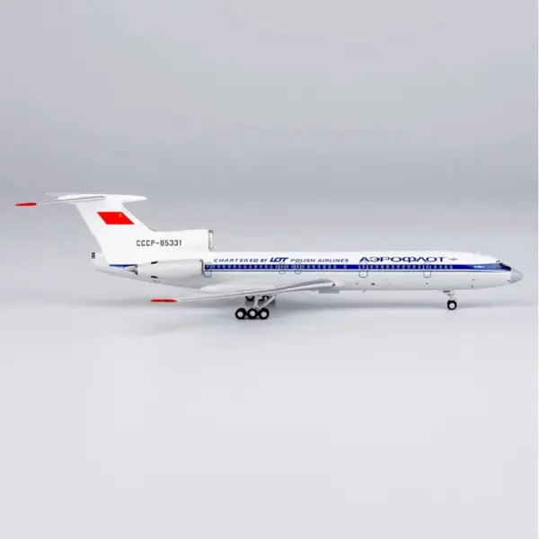 Soviet Tu-154B-2 Alloy Diecast Model 1:400 - Image 3