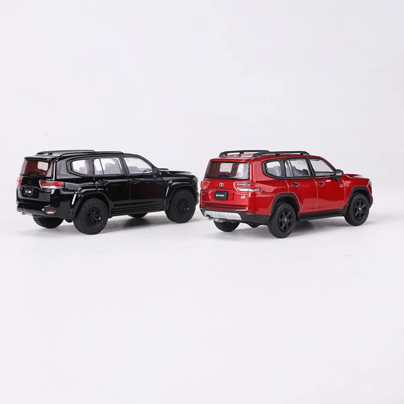 MASDI 1:64 Land Cruiser LC300 Diecast Car 3 MASDI 1:64 Land Cruiser LC300 Diecast Car - Image 3