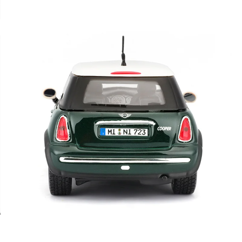 Maisto 1:24 Mini Cooper Vintage Diecast Model 5 Maisto 1:24 Mini Cooper Vintage Diecast Model - Image 5