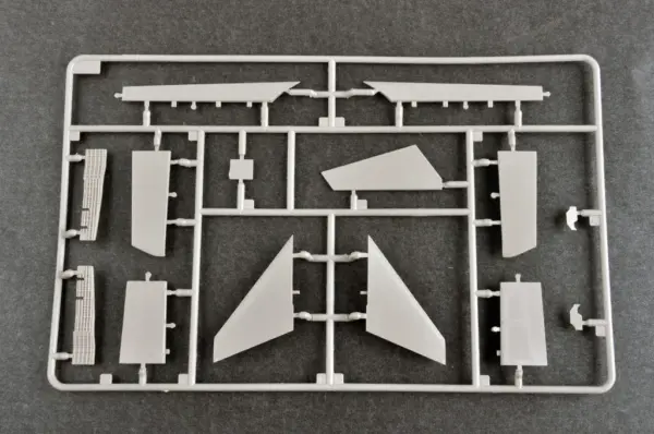 1/48 PLAAF J-10C Vigorous Dragon Fighter Model Kit - Image 12